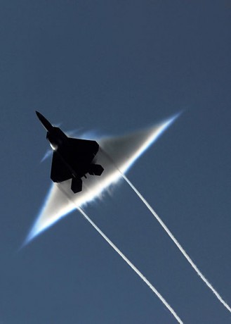 429px-F-22_supersonic_090622-N-7780S-014